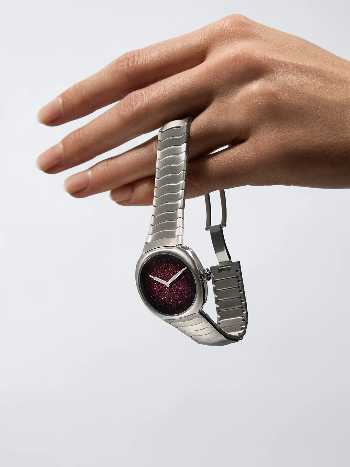 Streamliner <br>Two Hands 28mm <br>Burgundy Fumé